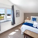 Silvercoast - Swimming Pool & Jacuzzi
