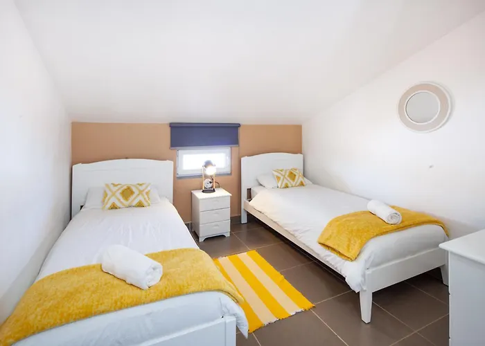 Silvercoast - Swimming Pool & Jacuzzi